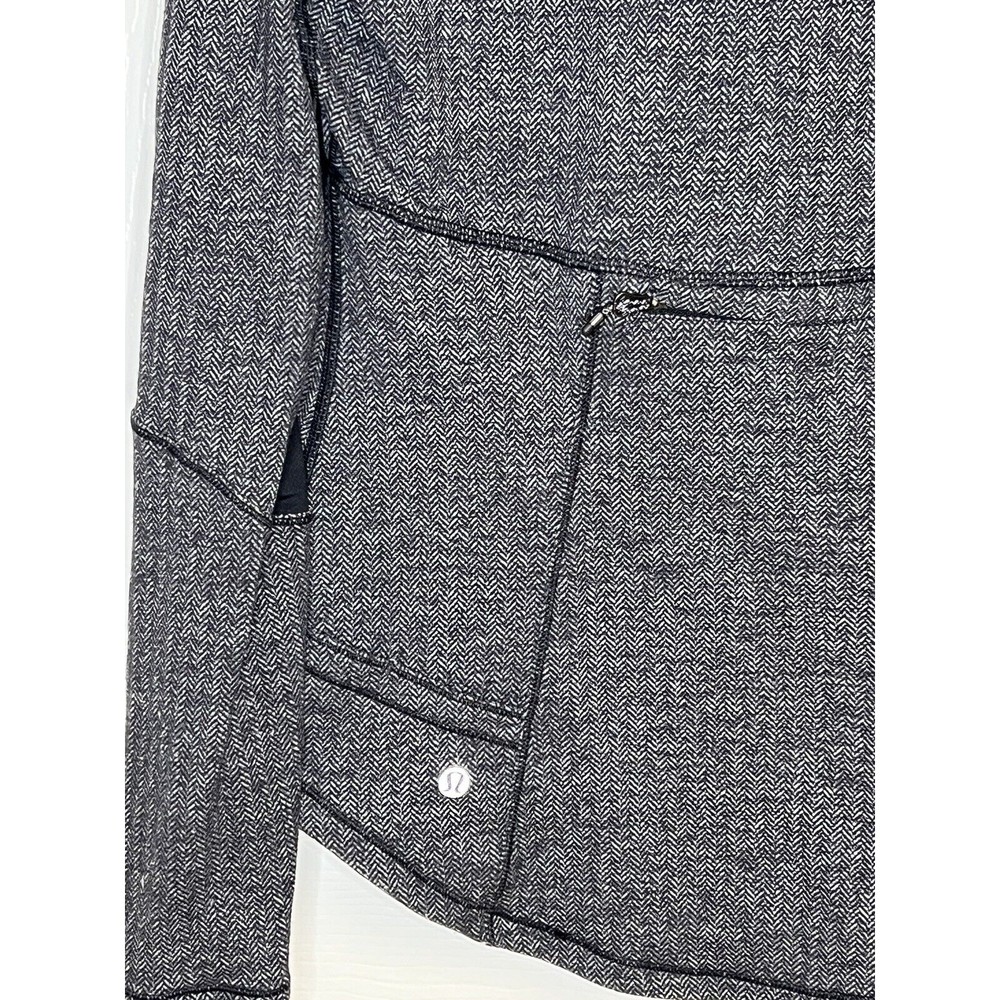 LULULEMON BASE RUNNER 1/2 HALF ZIP PULLOVER 10 COCO PIQUE BLACK JACKET Ret. $98 - Picture 3 of 7
